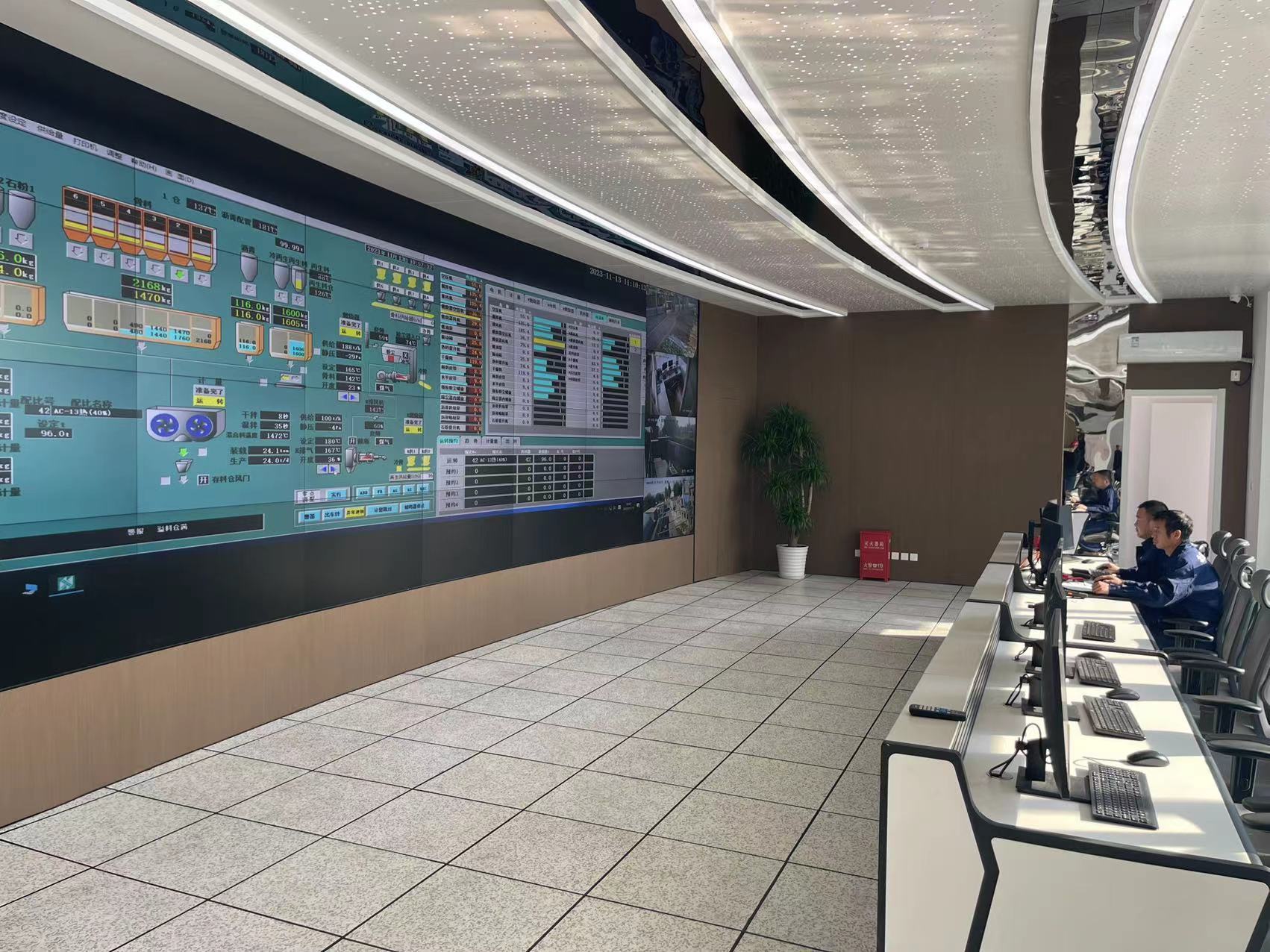 32年沥青厂华丽变身 探秘计算机数据服务驱动的'智慧工厂'